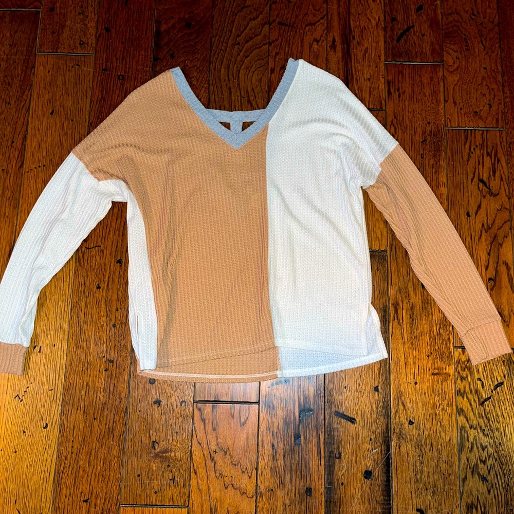 BKE sweater Size Medium